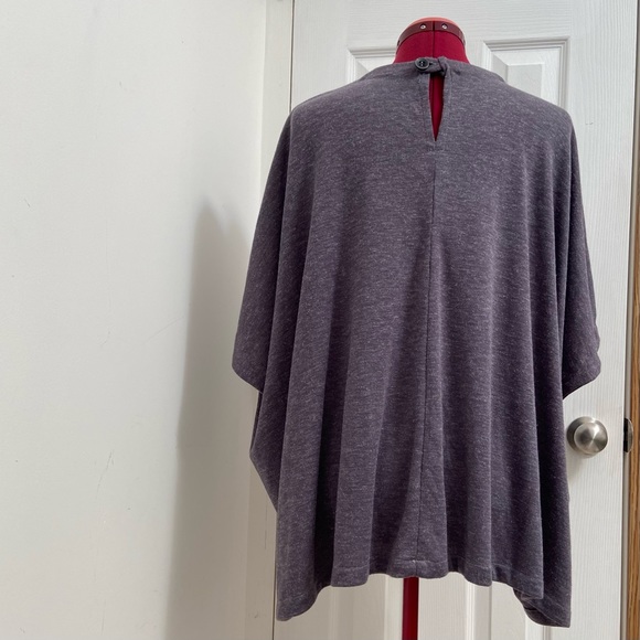 Handmade women grey mohair knit pullover kimono style top. Size M-L. Pre-owned. - Picture 5 of 7